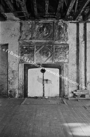 CARRICK CASTLE  BANQUET HALL  EAST FIREPLACE